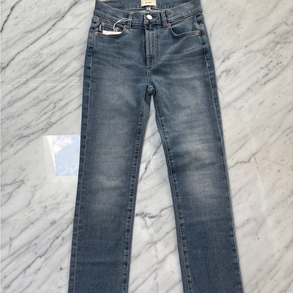 NWT!! DL1961 Mara Straight in wash Ocean City - size 25